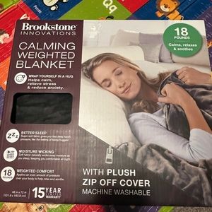 18 pound plush blanket with warming features *New in box